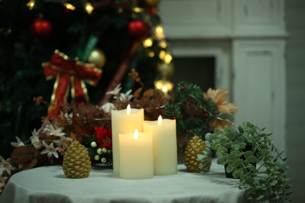 Hot selling Christmas decorative candle moving wick led candles with remote - Image 2